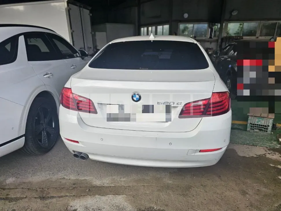 Photo 2 of 10: 2015 BMW 520d — Korean insurance auction