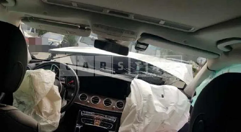 Photo 2 of 10: 2019 Mercedes-Benz E200 d 4Matic — Korean insurance auction