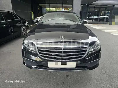 Photo 1 of 3: 2018 Mercedes-Benz E300 4Matic — Korean insurance auction
