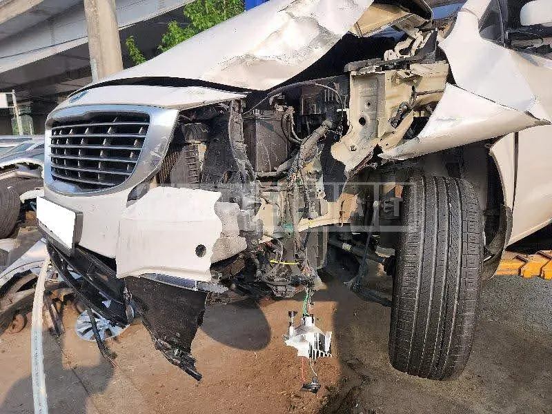 Photo 2 of 27: 2015 Kia Carnival, VIN KNAMB81ABGS090689 — Korean insurance auction