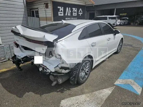 Photo 2 of 8: 2022 Kia K5 — Korean insurance auction