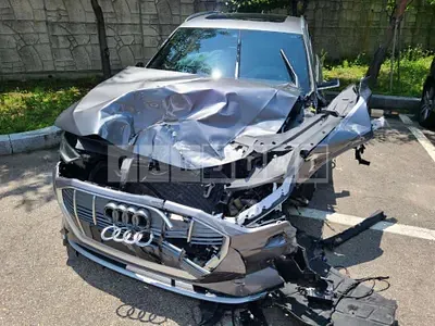 Photo 1 of 27: 2022 Audi e-tron 55 quattro, VIN WAUZZZGE0NB001712 — Korean insurance auction