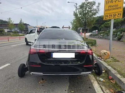 2025 Mercedes-Benz E 200