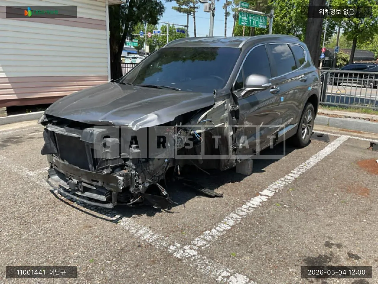 Photo 2 of 15: 2019 Hyundai Santa Fe, VIN KMHS281ABLU219729 — Korean insurance auction