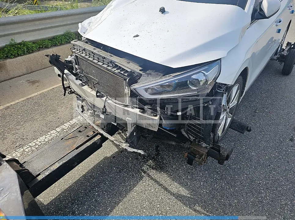 Photo 2 of 17: 2018 Hyundai IONIQ Hybrid — Korean insurance auction