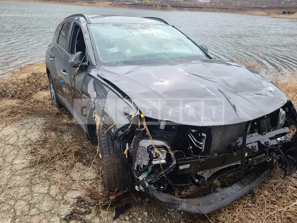 Photo 2 of 8: 2021 Hyundai Tucson Hybrid, VIN KMHJC811BNU042352 — Korean insurance auction