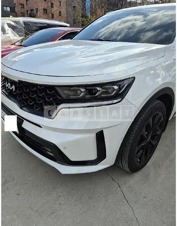 Photo 2 of 33: 2023 Kia Sorento — Korean insurance auction