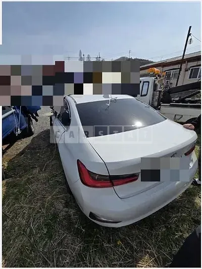 Photo 1 of 8: 2021 BMW 320d — Korean insurance auction