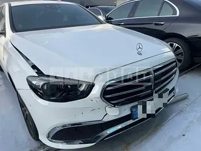 Photo 1 of 21: 2021 Mercedes-Benz E300 e 4Matic — Korean insurance auction