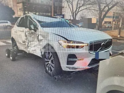 Photo 1 of 6: 2022 Volvo XC60B5 AWD, VIN YV1UZL12CN1035657 — Korean insurance auction