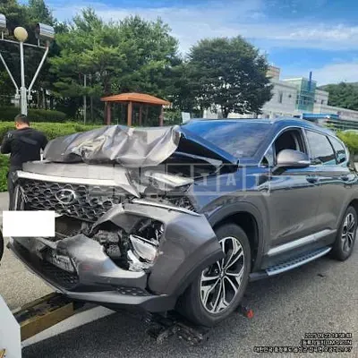 Photo 1 of 5: 2019 Hyundai Santa Fe — Korean insurance auction