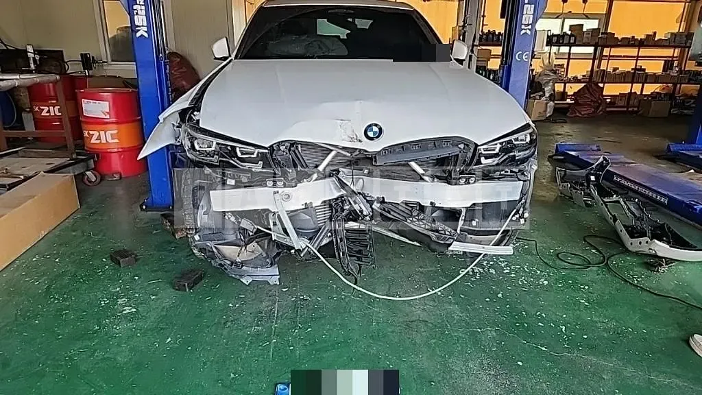 Photo 2 of 50: 2021 BMW 320d xDrive, VIN WBA5V7100MFK63409 — Korean insurance auction