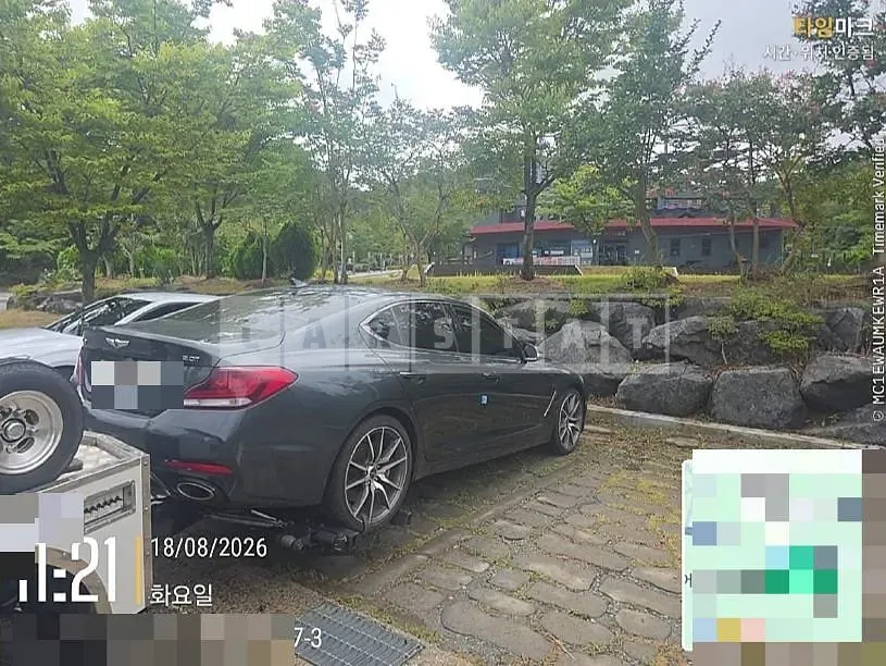 Photo 2 of 3: 2018 Genesis G70 — Korean insurance auction