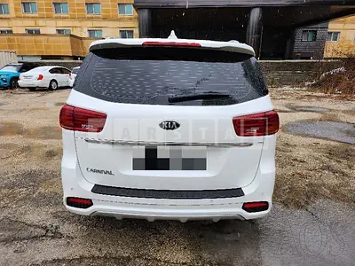 Photo 1 of 18: 2019 Kia Carnivals, VIN KNAMC81ABLS633464 — Korean insurance auction