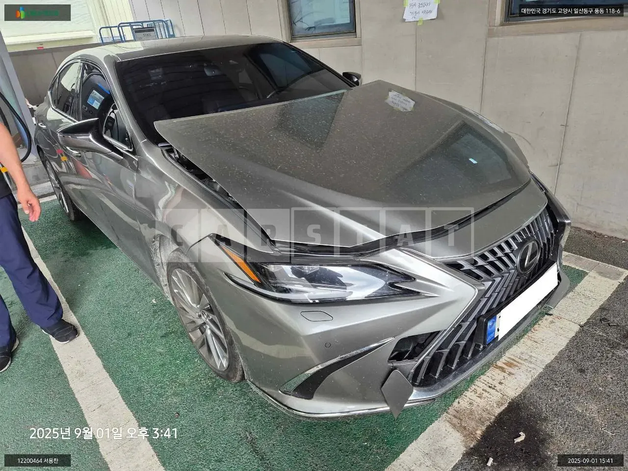 Photo 2 of 37: 2024 Lexus ES300h, VIN JTHBA1C15S2023800 — Korean insurance auction