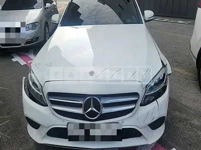 Photo 1 of 21: 2019 Mercedes-Benz C220 d — Korean insurance auction