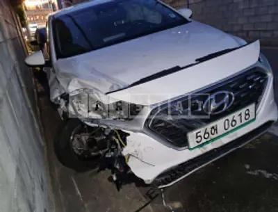 Photo 1 of 17: 2020 Hyundai Modern Ionic, VIN KMHC851CGLU171455 — Korean insurance auction