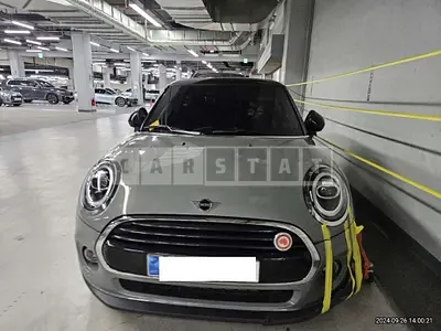 Photo 1 of 17: 2021 MINI Cooper — Korean insurance auction