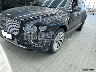 Photo 1 of 43: 2022 Bentley Bentayga V8, VIN SJAAM14V2NC016681 — Korean insurance auction