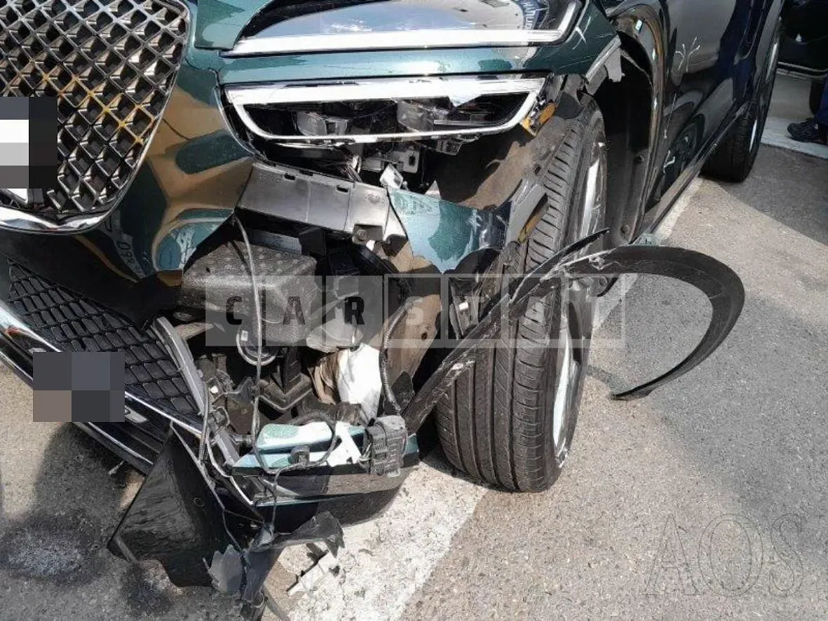 Photo 2 of 9: 2021 Genesis GV70 2.5T — Korean insurance auction