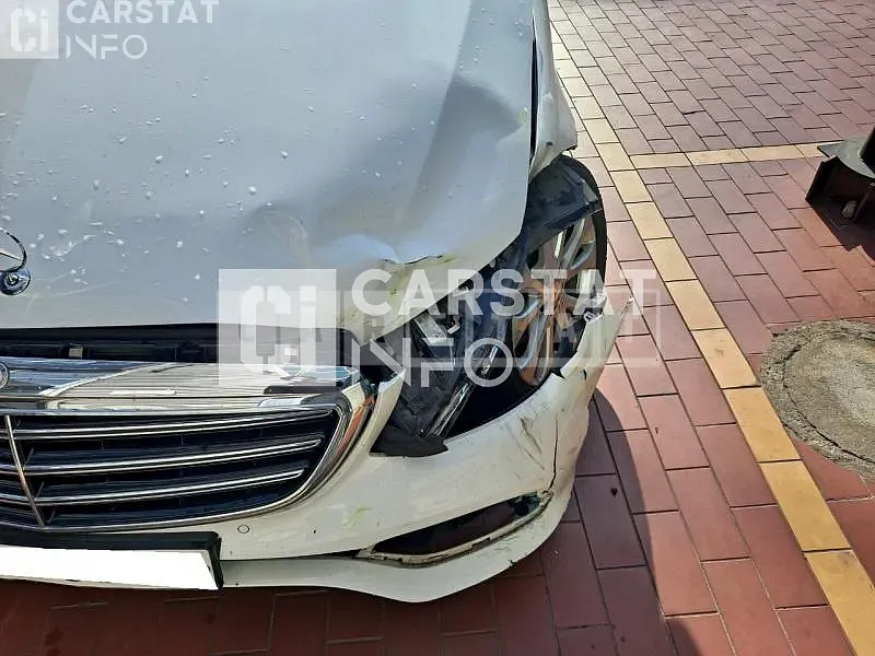 Photo 2 of 21: 2017 Mercedes-Benz E220 d, VIN WDDZF0EBXHA145087 — Korean insurance auction