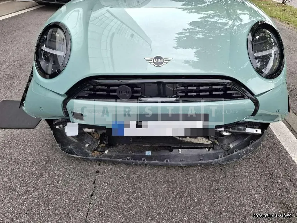 Photo 2 of 36: 2026 MINI Cooper C Five-Door — Korean insurance auction