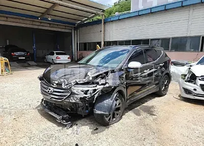 Photo 1 of 24: 2017 Hyundai Santa Fe, VIN KMHSW81UBHU744694 — Korean insurance auction