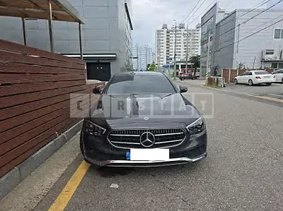 Photo 1 of 28: 2021 Mercedes-Benz E350 4Matic — Korean insurance auction