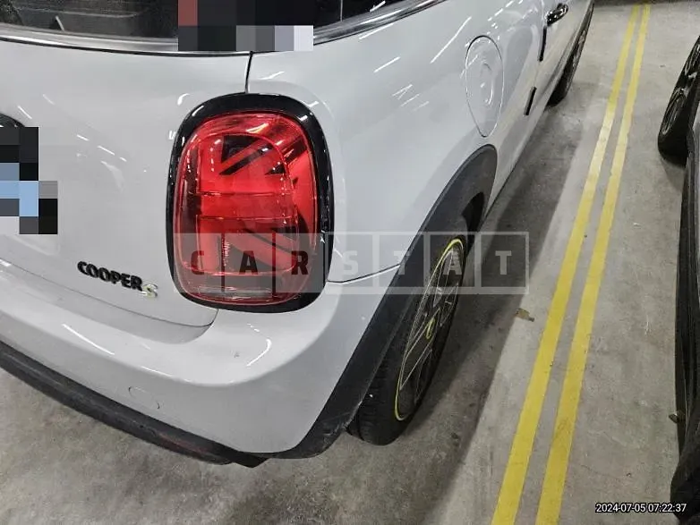 Photo 2 of 19: 2022 MINI Cooper Se — Korean insurance auction