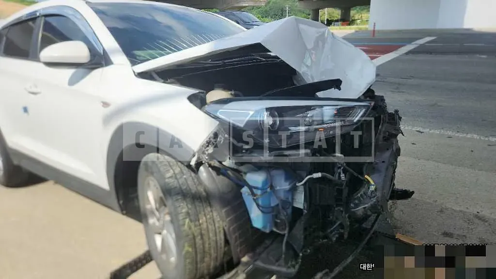 Photo 2 of 10: 2018 Hyundai Tucson TL — Korean insurance auction