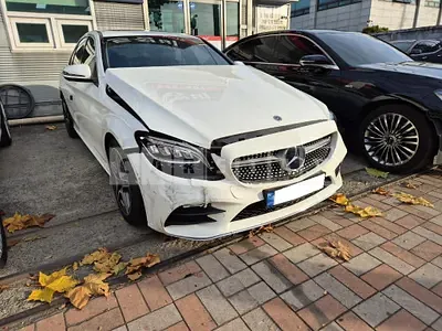 Photo 1 of 11: 2019 Mercedes-Benz C220 d, VIN WDDWF1EB9KR431059 — Korean insurance auction