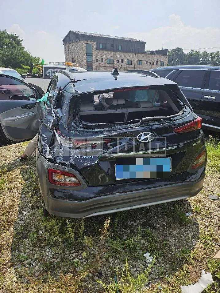 Photo 2 of 3: 2018 Hyundai Kona Electric — Korean insurance auction