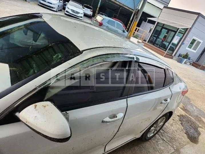Photo 2 of 11: 2016 Kia K5 2.0(LPG), VIN KNAGT416BHA129575 — Korean insurance auction