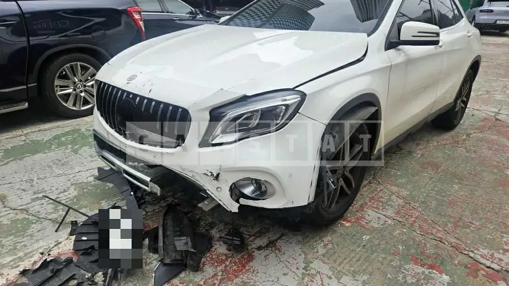 Photo 2 of 11: 2018 Mercedes-Benz GLA220 — Korean insurance auction
