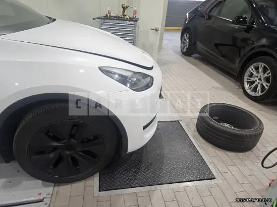 Photo 2 of 40: 2024 Tesla Model Y RWD, VIN LRWYGCFS4RC553946 — Korean insurance auction