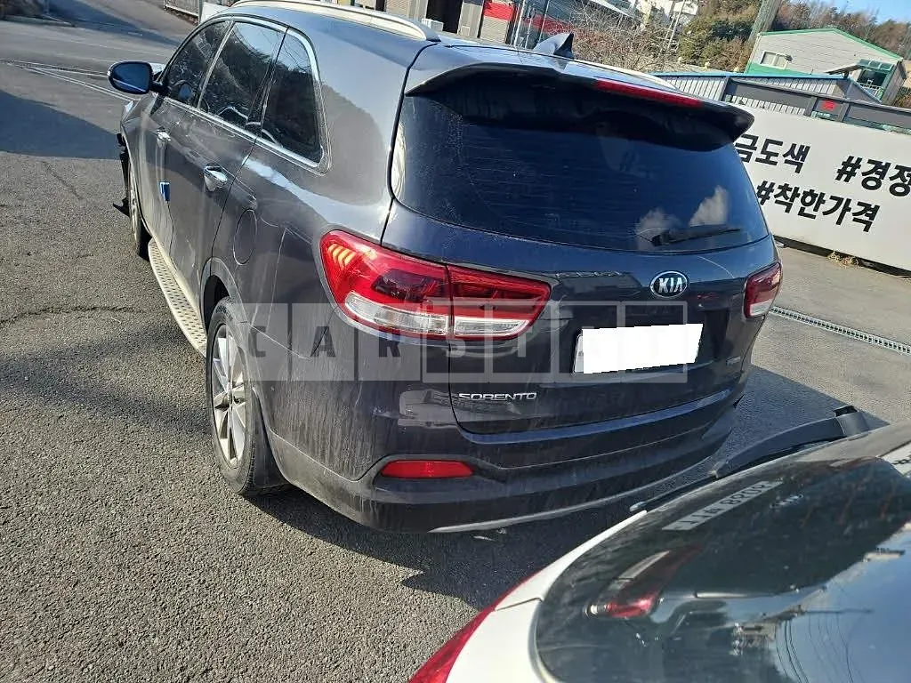 Photo 2 of 40: 2015 Kia Sorento, VIN KNAPK81ABFA096459 — Korean insurance auction