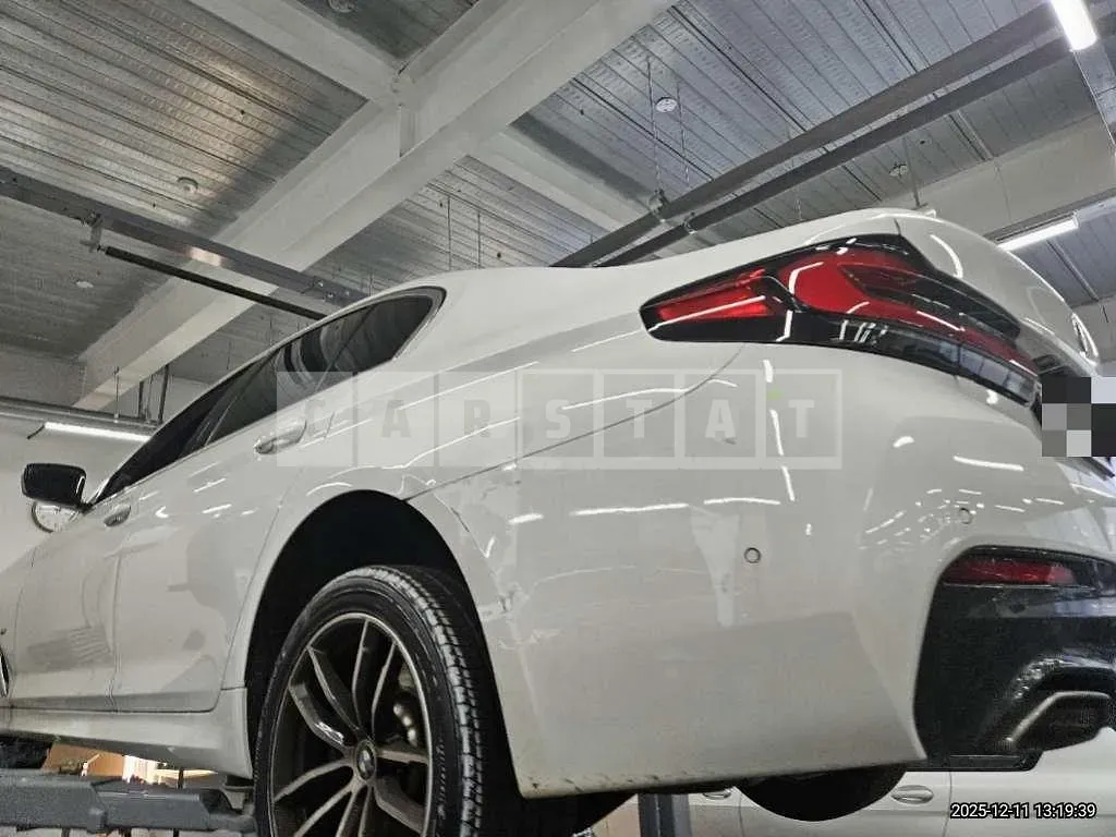 Photo 2 of 48: 2021 BMW 520i — Korean insurance auction