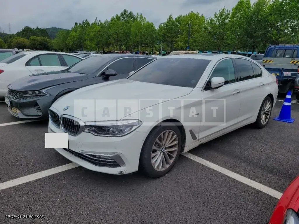Photo 2 of 8: 2018 BMW 520d, VIN WBAJC3107JWB79597 — Korean insurance auction