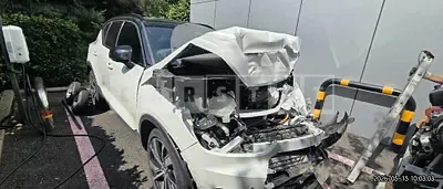 Photo 1 of 24: 2022 Volvo XC40 Recharge Twin — Korean insurance auction