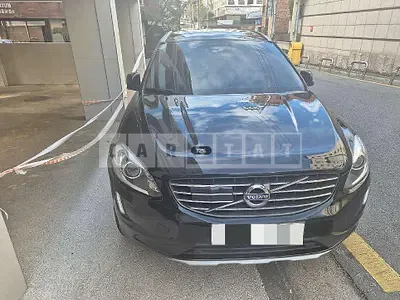 Photo 1 of 14: 2017 Volvo XC60D4 — Korean insurance auction