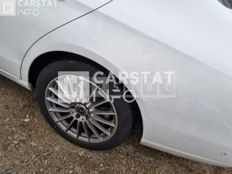 Photo 2 of 31: 2021 Mercedes-Benz E250, VIN W1KZF4FB0MA937636 — Korean insurance auction