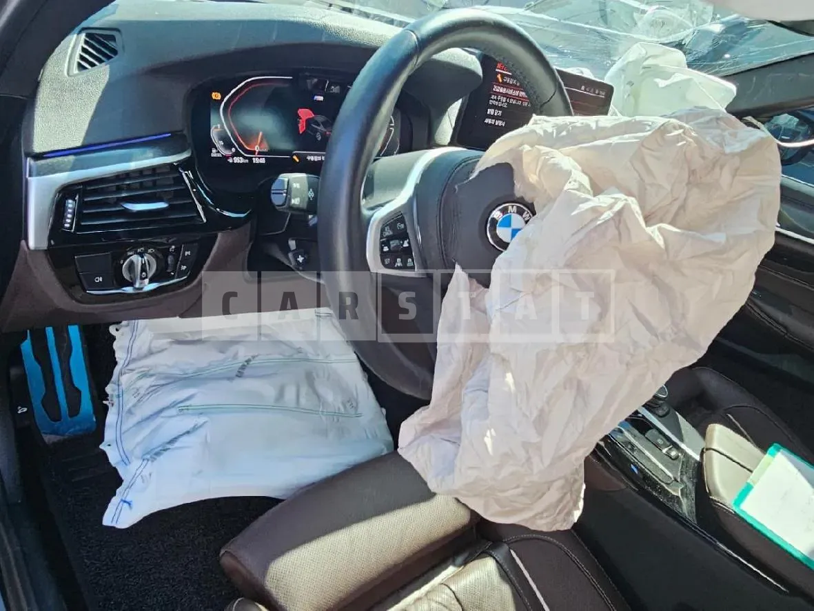 Photo 2 of 44: 2023 BMW 523d xDrive — Korean insurance auction