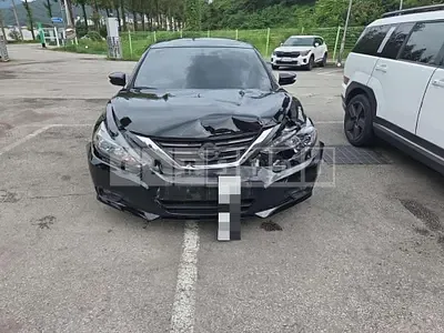 Photo 1 of 12: 2017 Nissan Altima 2.5 — Korean insurance auction
