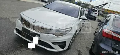 Photo 1 of 22: 2019 Kia K5 — Korean insurance auction