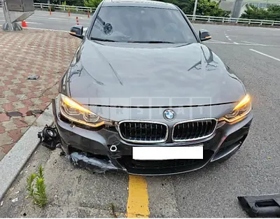 Photo 1 of 5: 2017 BMW 320i, VIN WBA8A9108HK823145 — Korean insurance auction