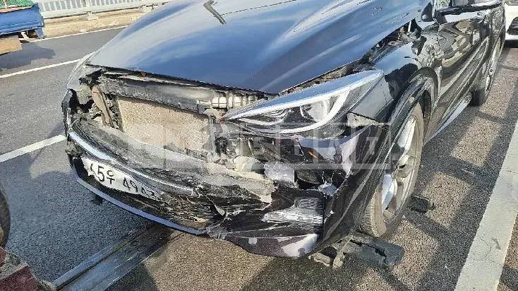 Photo 2 of 31: 2017 Infiniti Q30, VIN SJKCH53E2HA043445 — Korean insurance auction