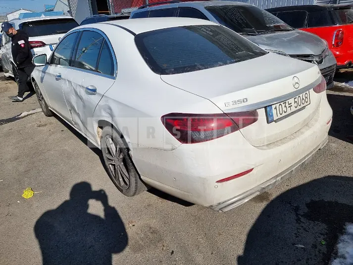 Photo 2 of 9: 2021 Mercedes-Benz E 350 4Matic, VIN W1KZF8GB4MA945499 — Korean insurance auction