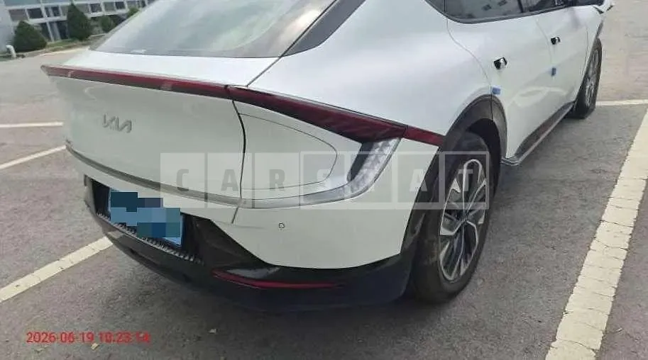 Photo 2 of 20: 2022 Kia EV6 — Korean insurance auction