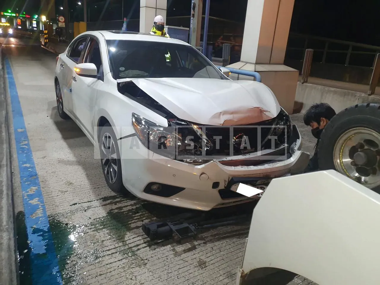 Photo 2 of 11: 2017 Nissan Altima 2.5, VIN 1N4AL3AP3HC482004 — Korean insurance auction
