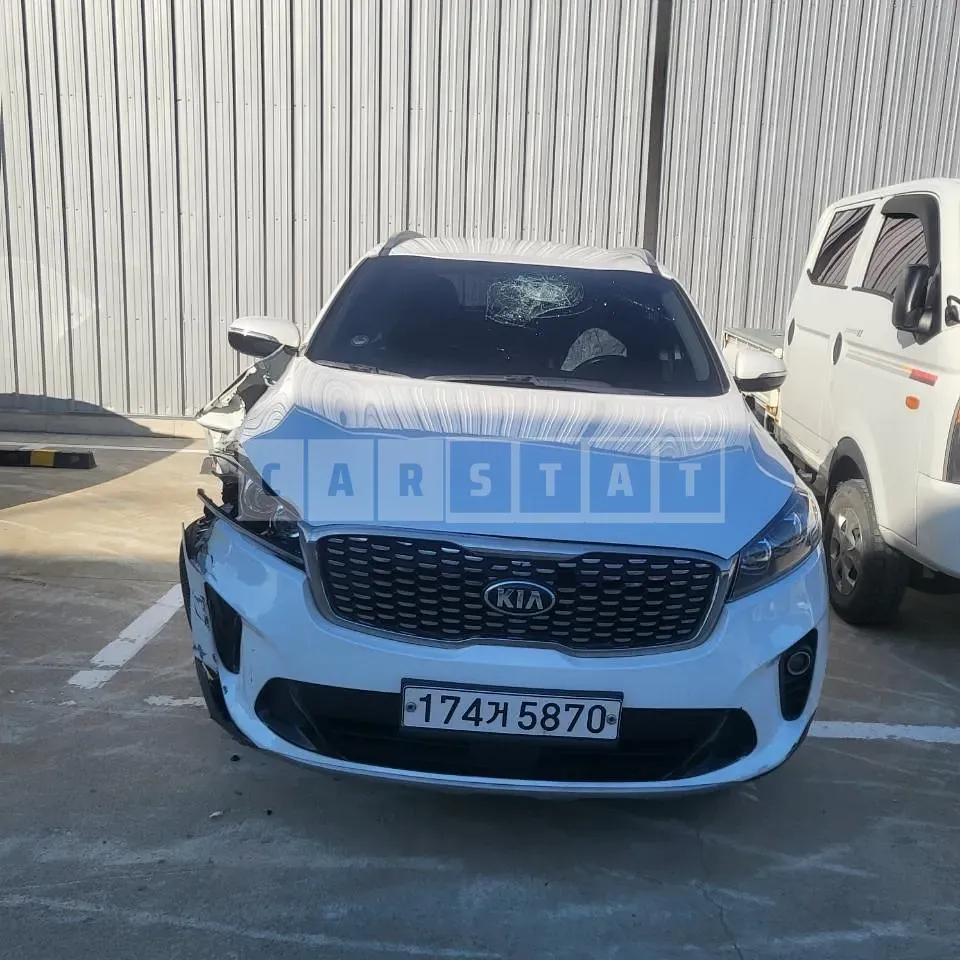 Photo 2 of 5: 2018 Kia Sorento 2.0 — Korean insurance auction